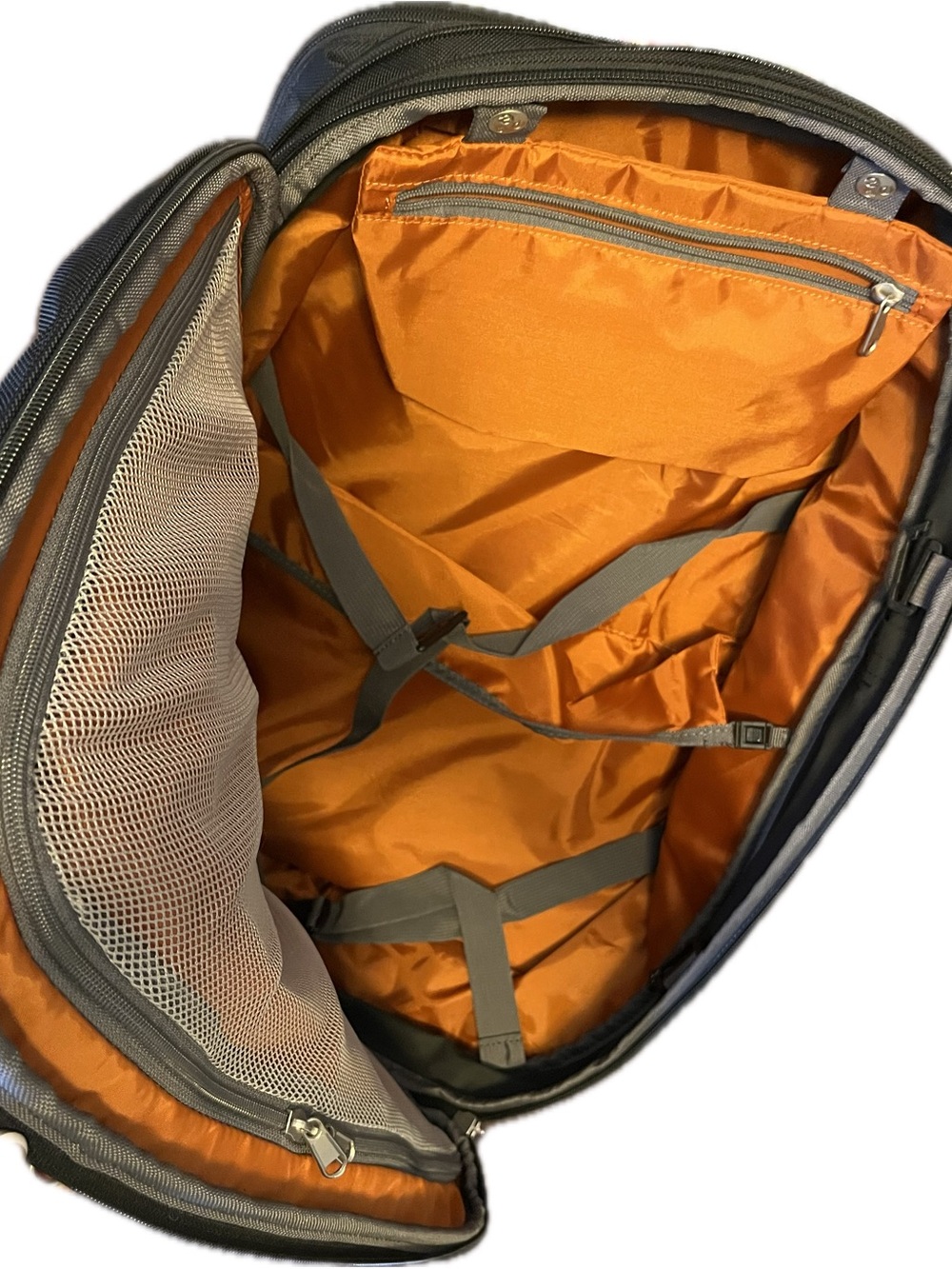 Black Men's Commuter Backpack - Picture 5 of 6